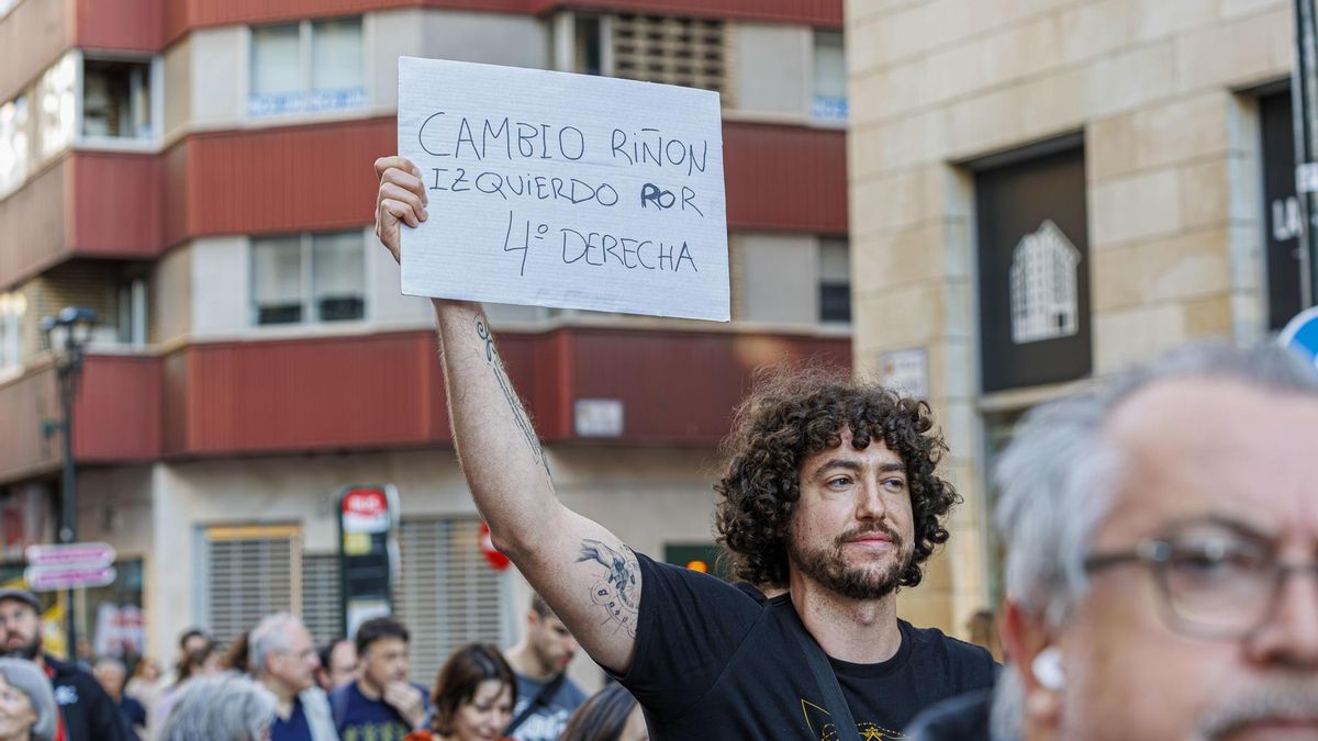 Manifestación en Zaragoza en abril de 2025 en protesta por el excesivo precio de la vivienda