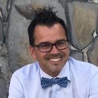 Víctor J. Hernández Correa.