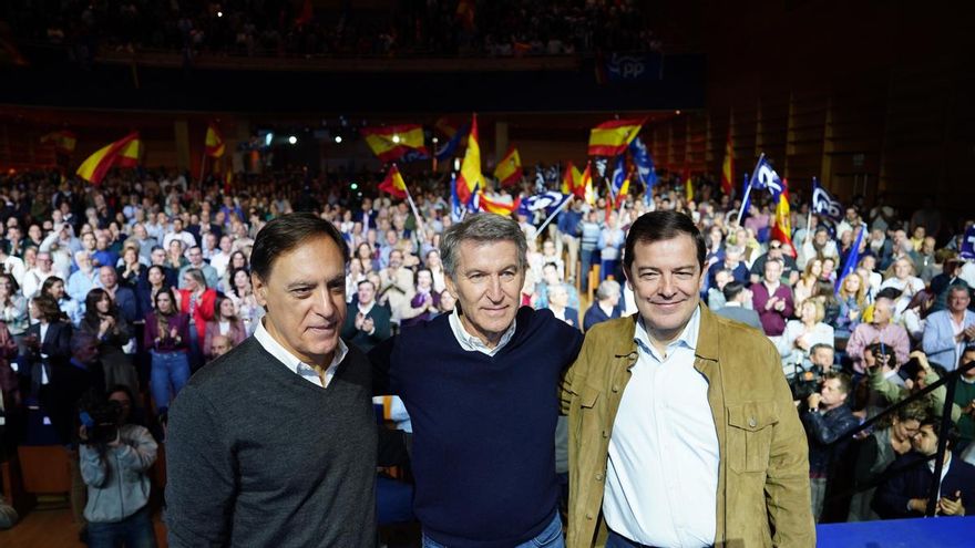 Feijóo culpa a Sánchez sin pruebas de los disturbios en Barcelona: "Se están resistiendo a abandonar el poder con violencia"