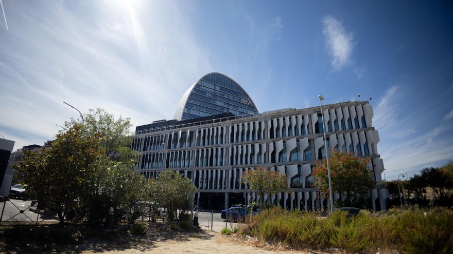 BBVA recorta al 1,96% su histórica participación en Telefónica, que superaba el 5%