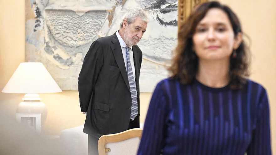 Archivo - La presidenta de la Comunidad de Madrid, Isabel Díaz Ayuso, y el jefe de gabinete de Ayuso, Miguel Ángel Rodríguez.