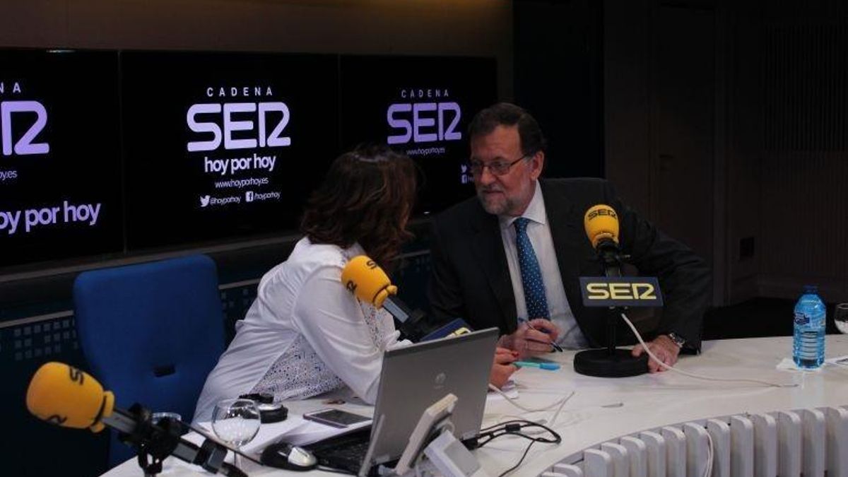 Rajoy dice que está "dispuesto a considerar" una reforma de la Constitución pero si se concreta para qué