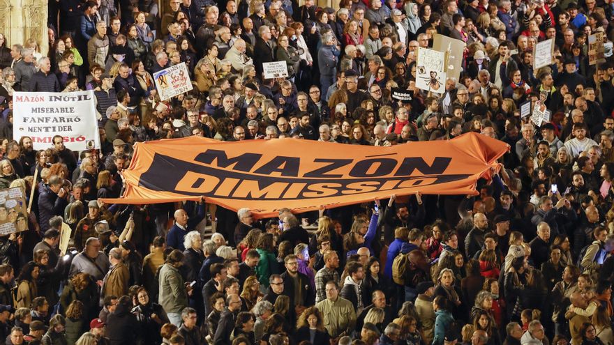 La séptima manifestación contra Mazón toma la calle en vísperas de los 6 meses de la dana