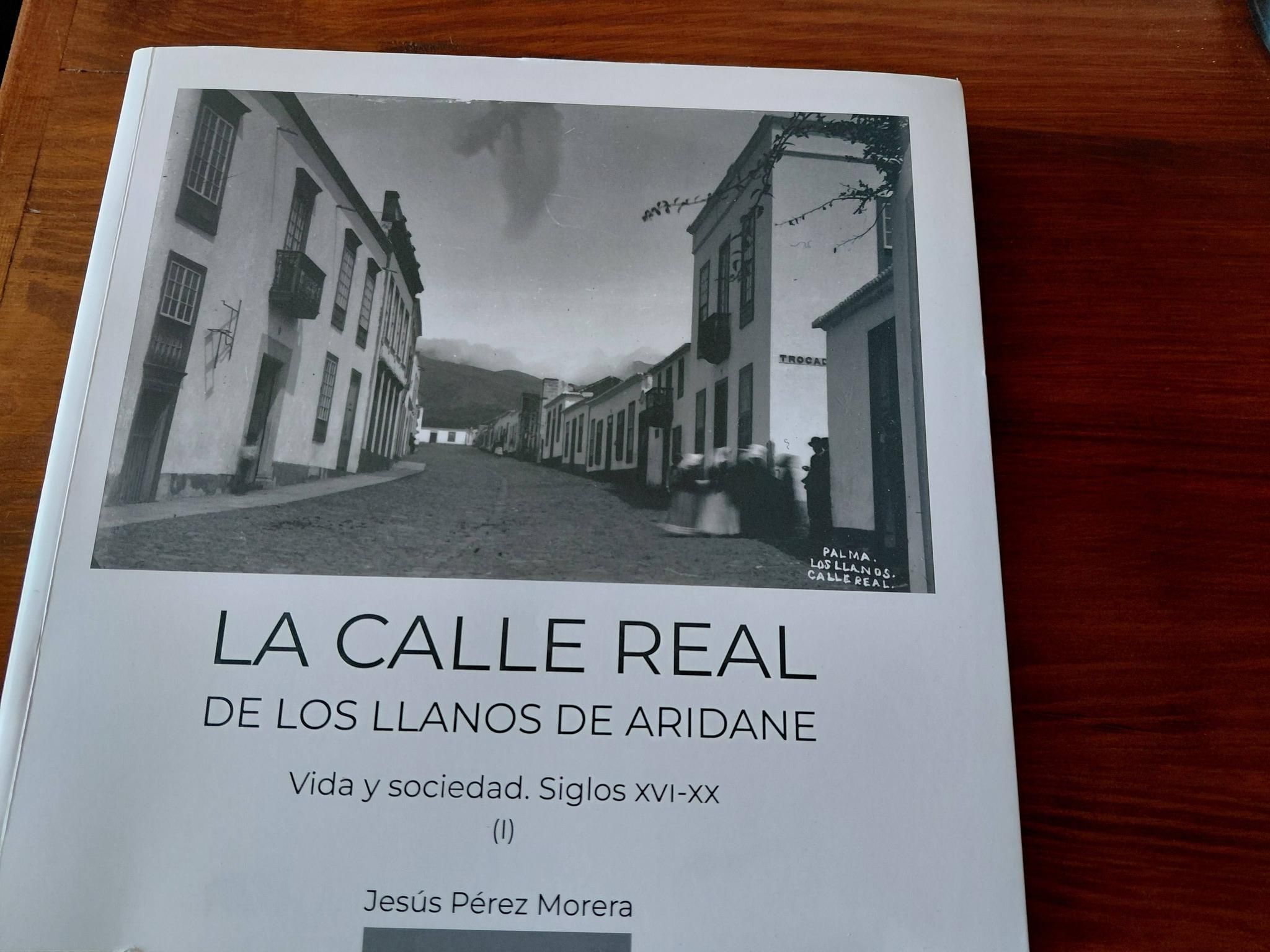 Portada del libro del profesor Pérez Morera. MVH