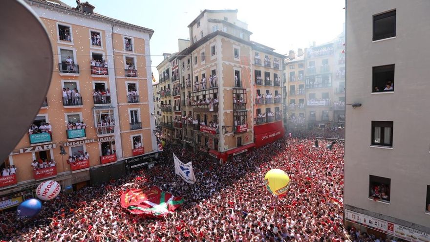 El alcalde de Pamplona anuncia unos Sanfermines "por todo lo alto" en 2022