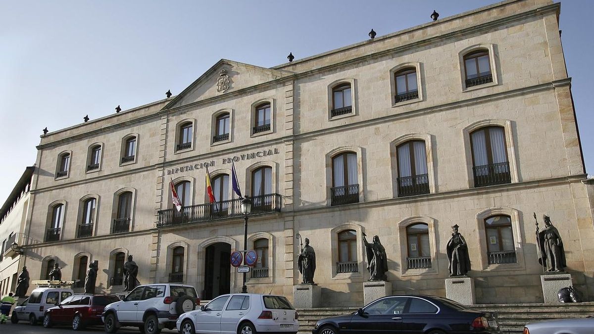 Las diputaciones del PSOE se niegan a desaparecer, pero sólo Zaragoza y Jaén anuncian que votarán no al pacto con C's