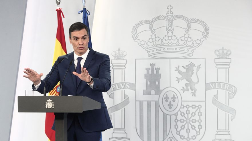 El presidente del Gobierno, Pedro Sánchez, ofrece una rueda de prensa en Moncloa