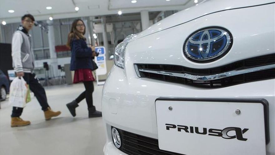 La CNMC multa con 3,2 millones de euros a 10 concesionarios de automóviles