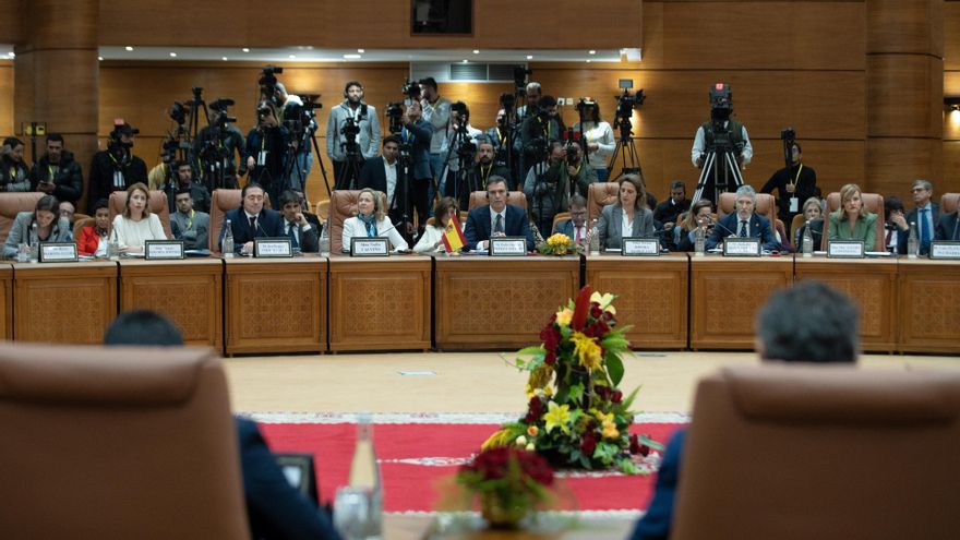 El presidente del Gobierno, Pedro Sánchez, y el resto de ministros que han participación en la Reunión de Alto Nivel (RAN) en Rabat