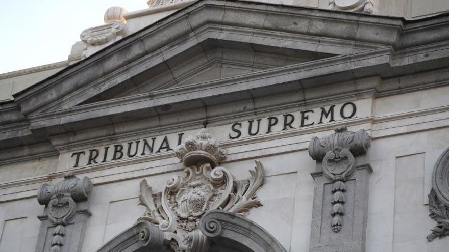 Detalle de la fachada del Tribunal Supremo.