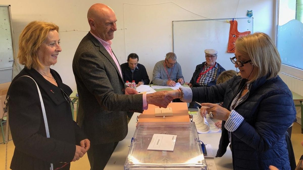 La jornada electoral transcurre de forma "tranquila y sosegada" y deja pequeñas anécdotas