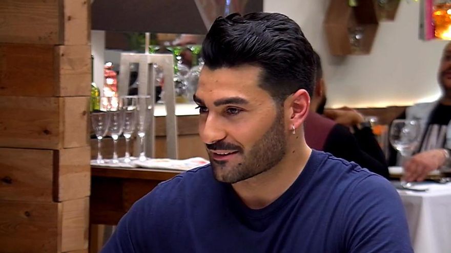 Raúl sin su disfraz de oso en First Dates