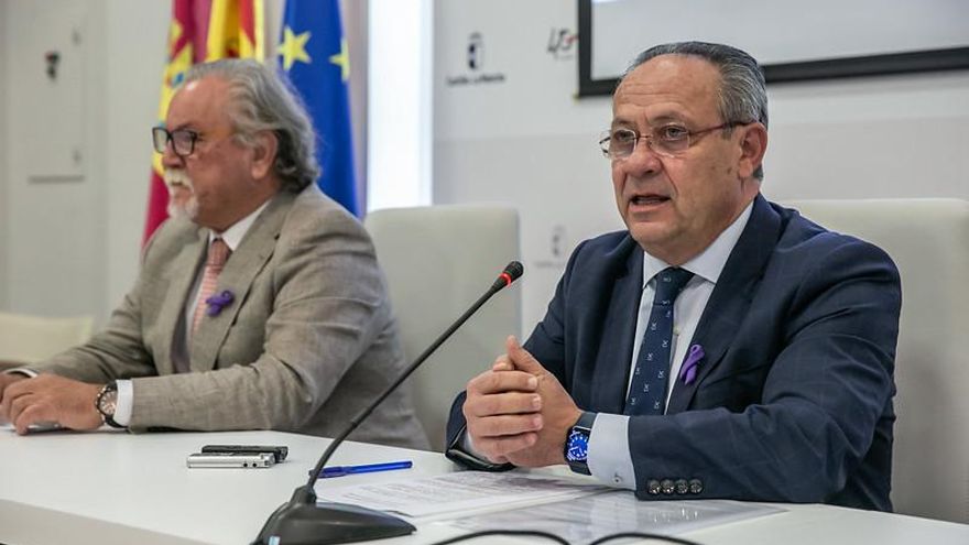 Castilla-La Mancha convocará en diciembre 5.900 plazas de empleo público, la oferta “más importante” de la historia en la región