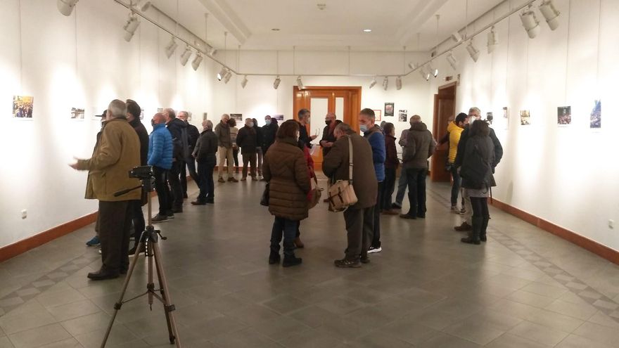 Acto de inauguración de la exposición 'Reinosa quiere vivir: Crónica de una lucha por el empleo'.