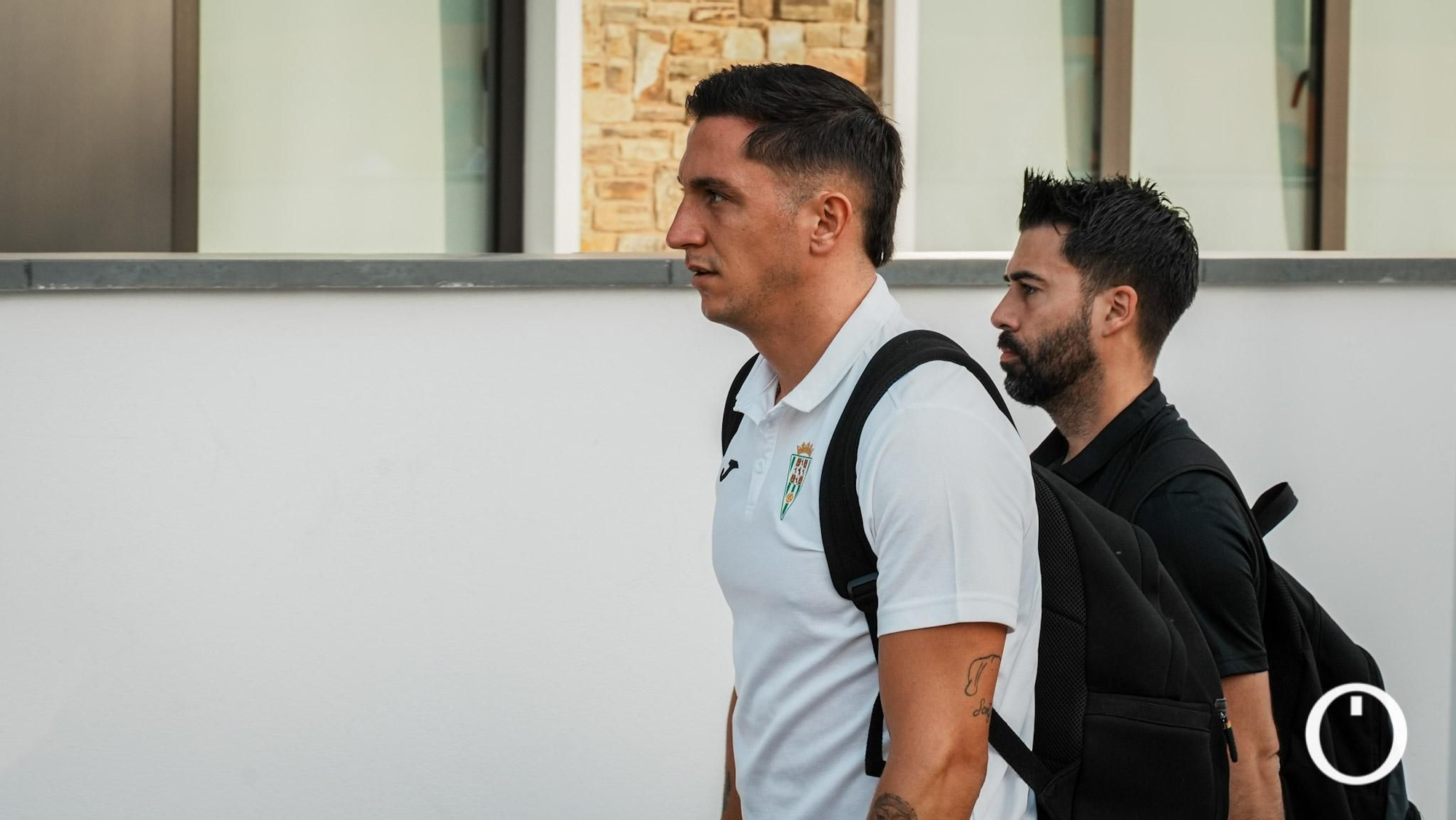 El Córdoba CF ya viaja en avión camino a Gijón