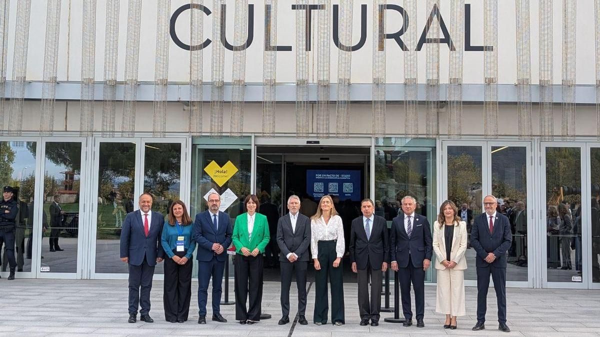 Autoridades en la inauguración de la Convención por un Pacto de Estado frente a la Emergencia Climática en Ponferrada