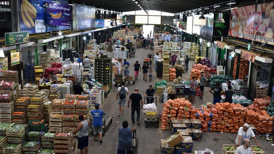 La inflación de noviembre bajó a 4,9% y se aleja la posibilidad de cerrar 2022 con 100% anual