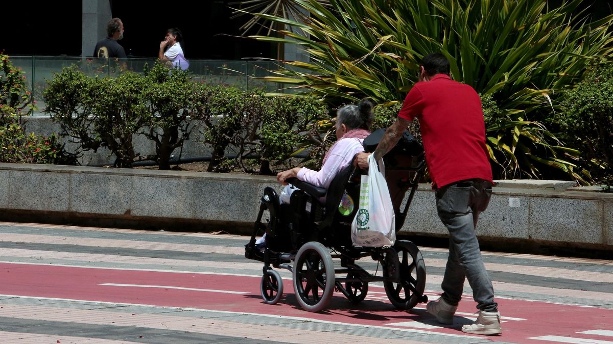 En Canarias se espera 430 días por la ayuda a la dependencia y el año pasado murieron en la lista más de 2.000 personas