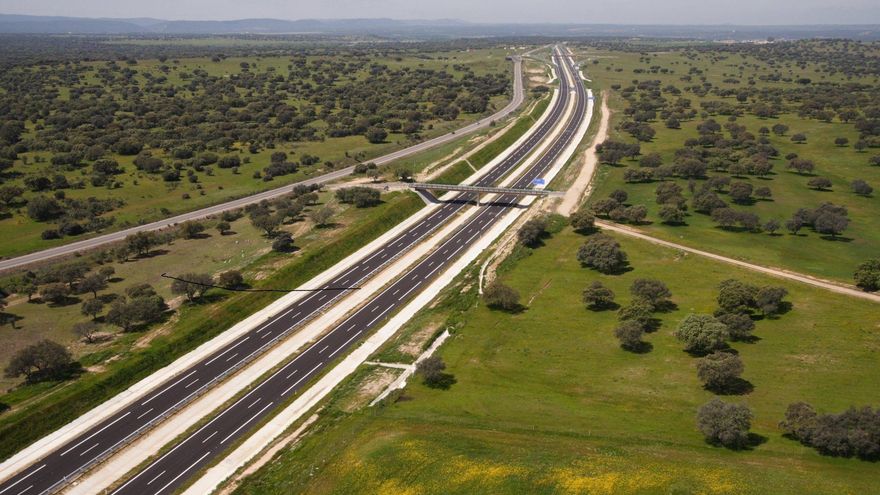 Guardiola exige a Óscar Puente la firma "urgente" del acuerdo con Portugal para prolongar la autovía EX-A1