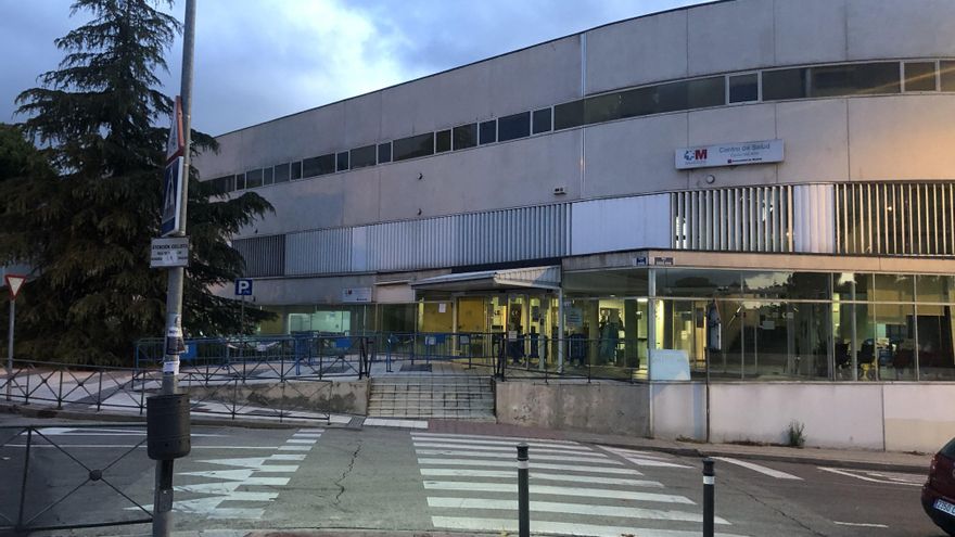 Vista del Centro de Salud de Majadahonda (Madrid). Un total de 41 zonas básicas de salud (ZBS) de Madrid tendrán limitaciones de movilidad a partir de este lunes y tendrán también restricciones de aforos más estrictas de las que se aplicarán en el resto de la región. EFE/ Inés Verdejo/Archivo