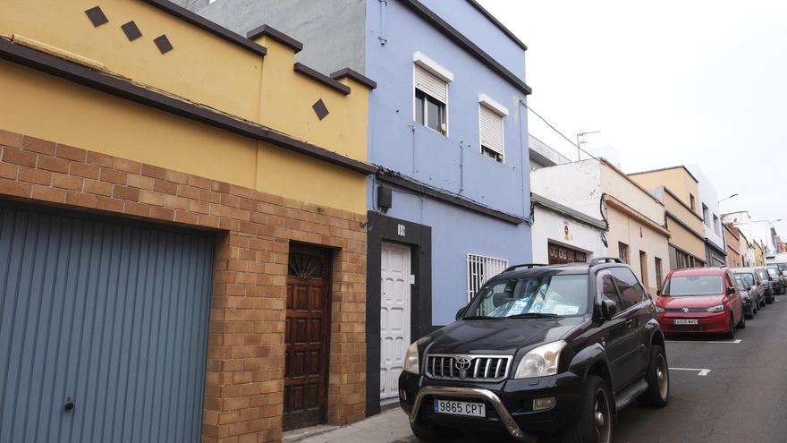 La mujer asesinada por su hijo en la vivienda que compartían en La Laguna murió apuñalada
