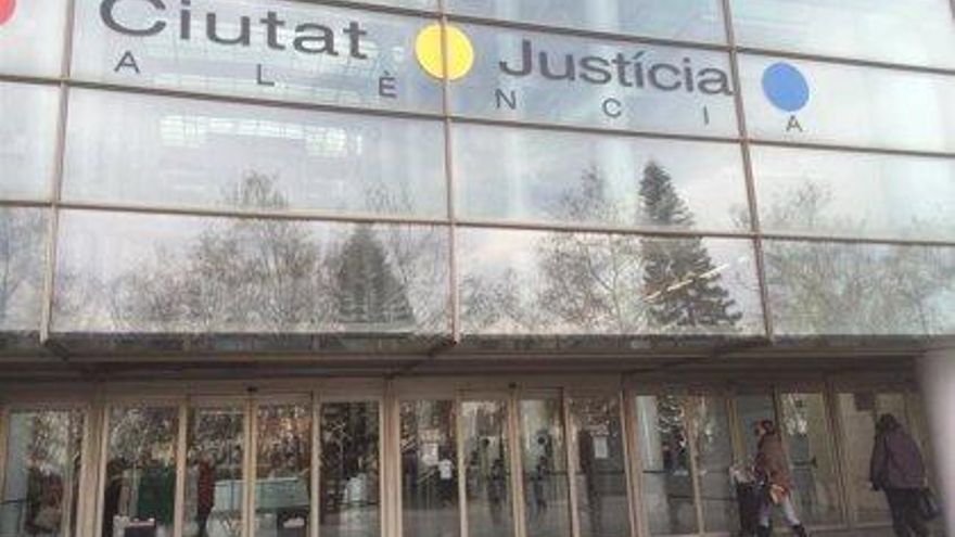 La Fiscalía da el visto bueno al toque de queda en la Comunitat Valenciana y allana el camino para la resolución final del Juzgado