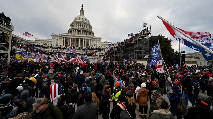 Manifestantes partidarios de Trump, momentos antes de asaltar el Capitolio