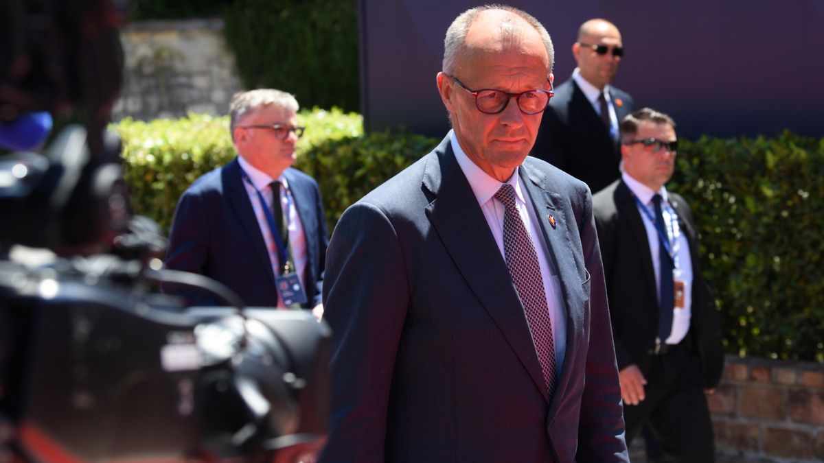 El canciller alemán, Friedrich Merz, llega a la cumbre UE-Balcanes Occidentales en Tivat, Montenegro, el 5 de junio de 2026. EFE/EPA/BORIS PEJOVIC