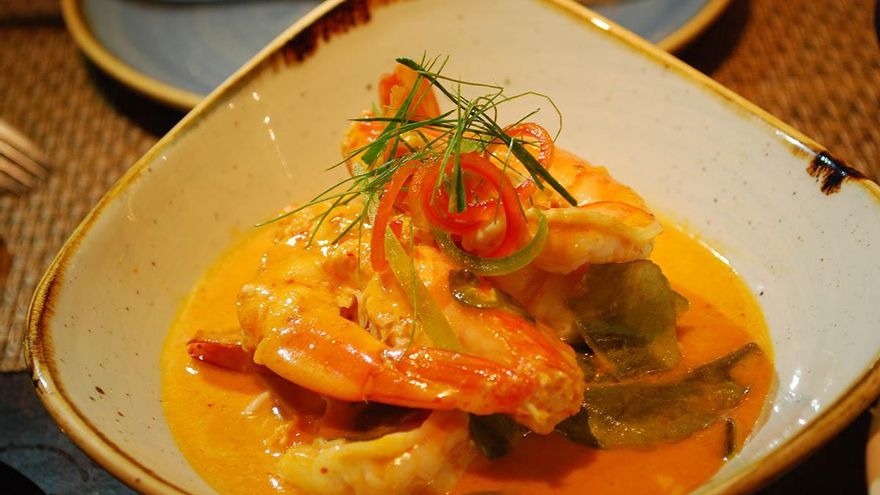 Panang khung, langostinos cuya denominación indica que se han caído antes de cocinarlos