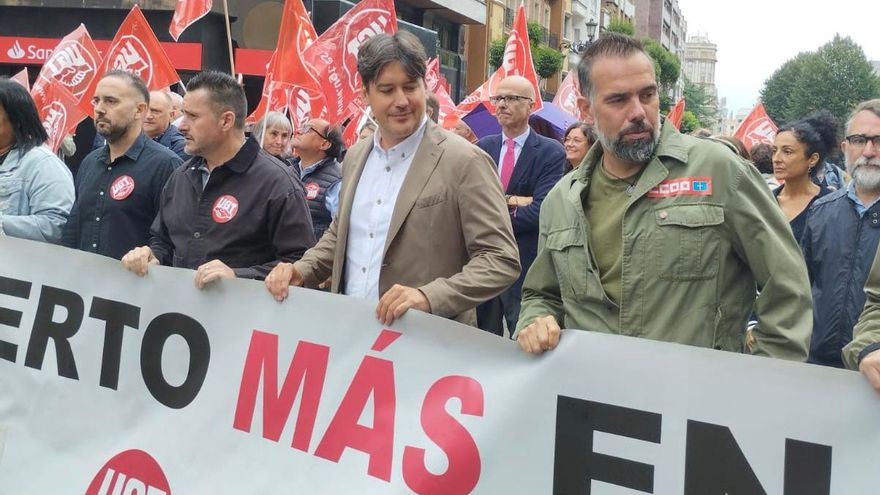 UGT y CC.OO se concentran en Oviedo contra la siniestralidad laboral
