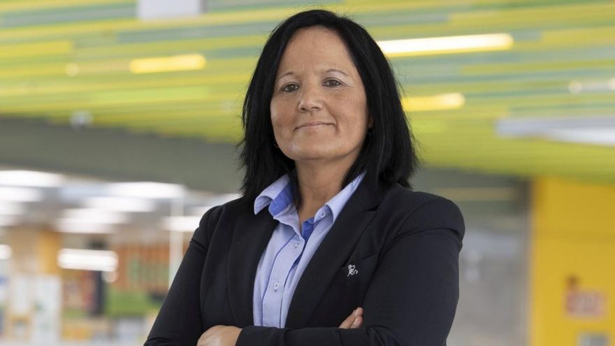 Loli Alonso, gerente de la tienda HiperDino Arucas.