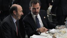 Rubalcaba no dimitió para controlar al PSOE en el proceso de abdicación
