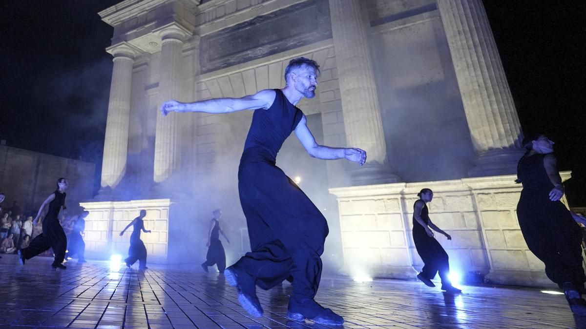 Noche del Patrimonio 2026 la compañía La Normal presenta en la Puerta del Puente Liminal