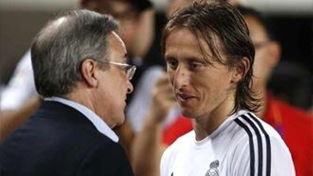 Real Madrid TV, TT por prohibir grabar la coronilla de Florentino Pérez