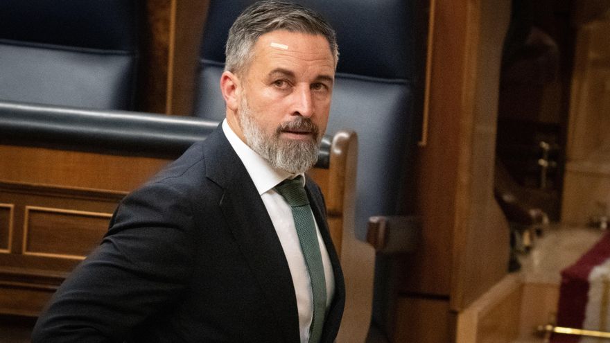 El presidente de Vox, Santiago Abascal, a su salida de una sesión plenaria celebrada en el Congreso, a 26 de mayo de 2026, en Madrid (España).