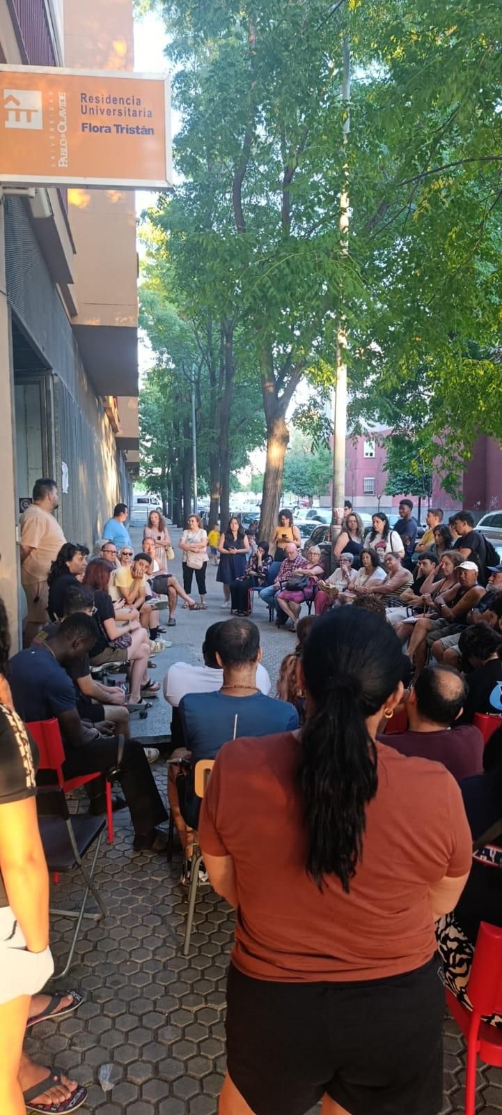 La comunidad de la Flora Tristán ha celebrado varias asambleas desde que vieron peligrar el proyecto social