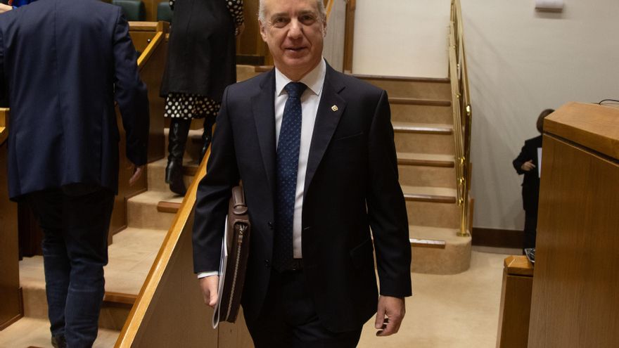 Urkullu pide a su gabinete un listado de destituciones por pérdida de confianza para contextualizar la crisis sanitaria