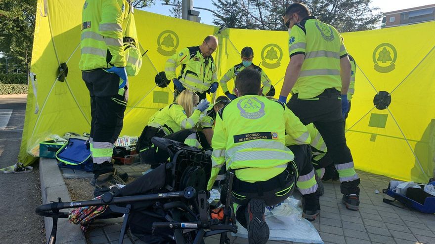 Un motorista atropella a un bebé de 22 meses que cruzaba un paso de cebra de Carabanchel en sillita