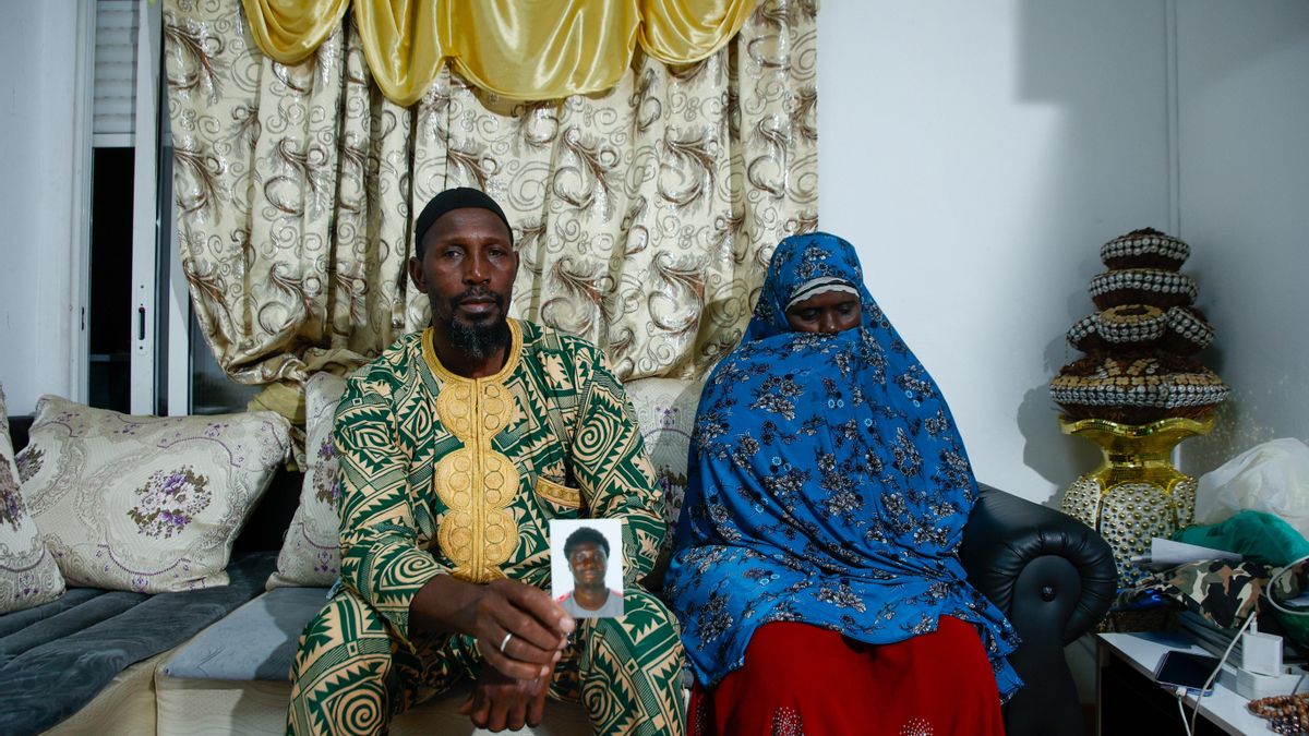 Mohamadou tenía un trastorno mental y murió de un tiro tras entrar en comisaría con un cuchillo: "Lo han deshumanizado"