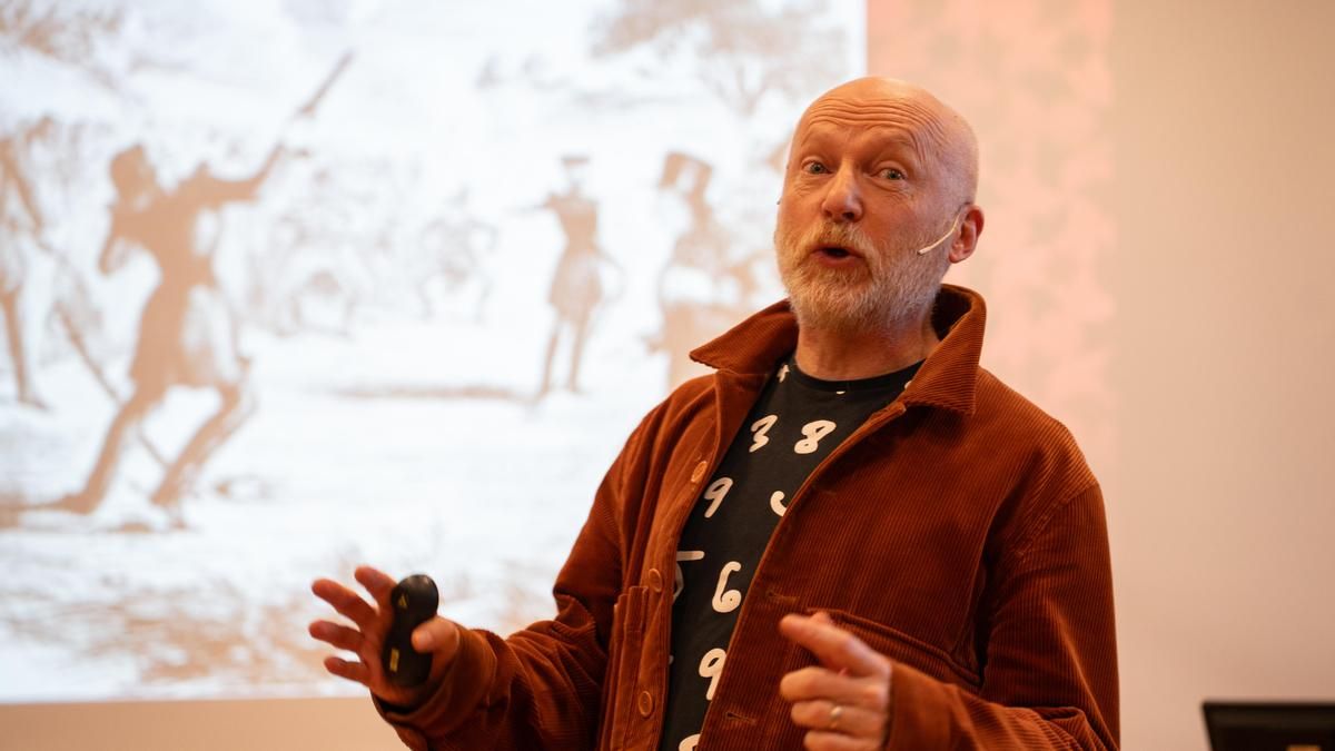 Marcus du Sautoy, matemático: “Es un error basar la educación en datos en lugar de enseñar cómo aprender”