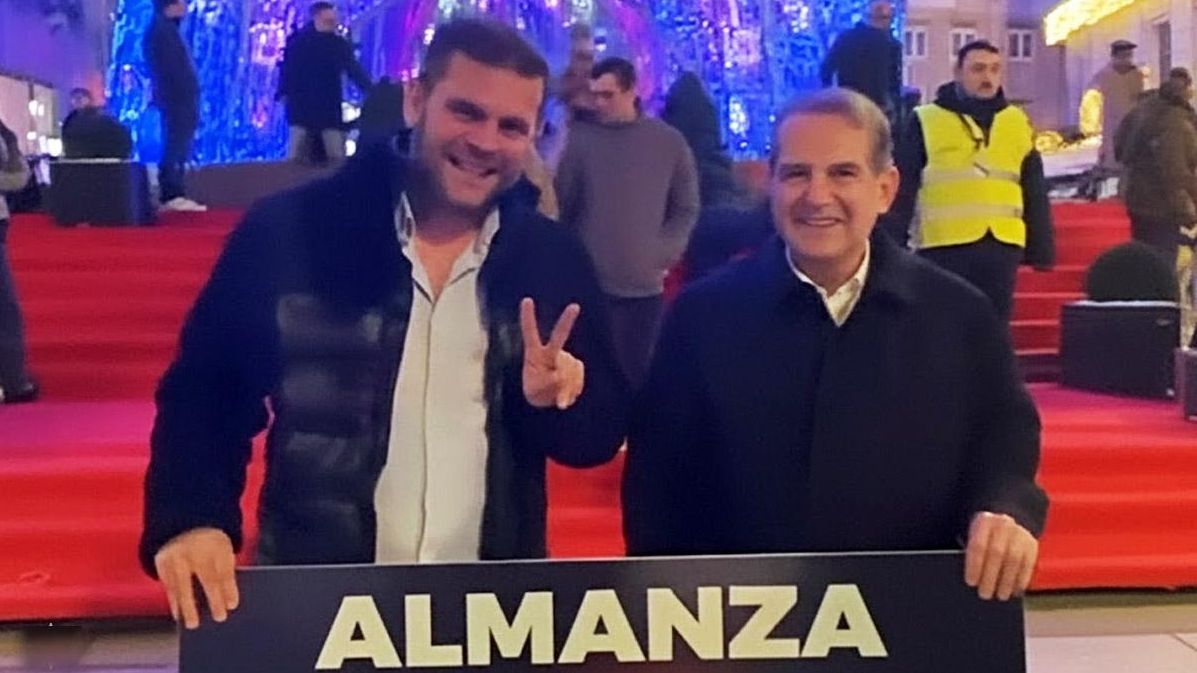 Javier Santiago Vélez, alcalde de Almanza, y Abel Caballero, de Vigo.