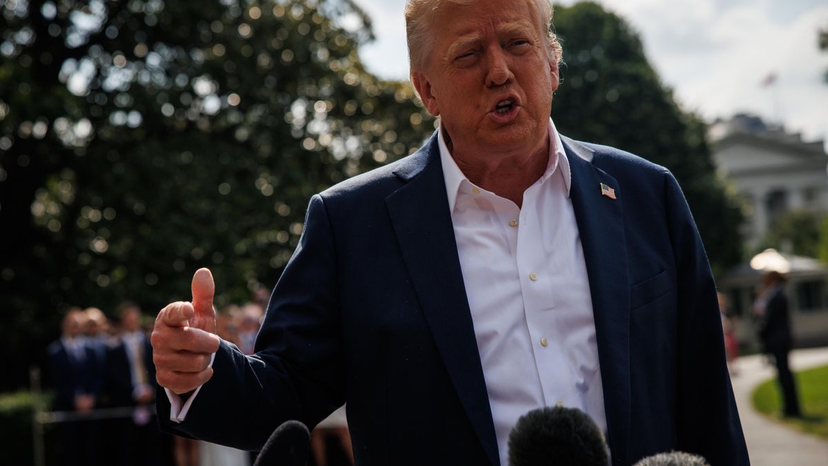 El presidente de EE.UU., Donald Trump, en la Casa Blanca, en Washington, DC, el 11 de julio de 2025. EFE/SAMUEL CORUM / POOL