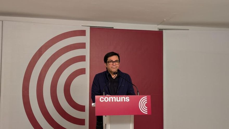 El portavoz de los Comuns, Gerardo Pisarello, en rueda de prensa