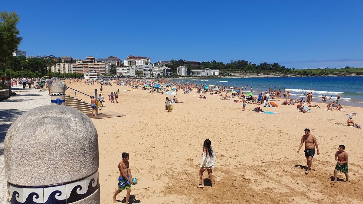 Playa de El Sardinero, en Santander | ARCHIVO