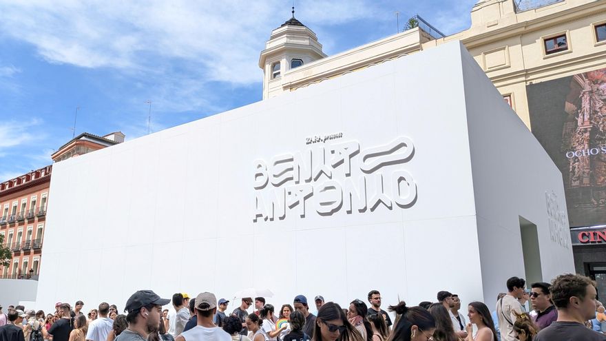 La enésima privatización del espacio público en Madrid: un cubo gigante para promocionar Zara y a Bad Bunny