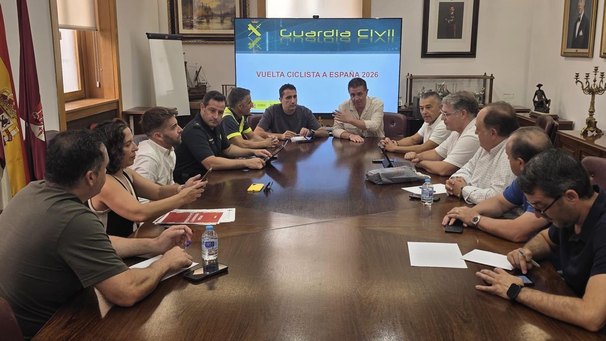 Preparación del dispositivo para la 10 etapa de La Vuelta Ciclista a España, íntegra en Albacete