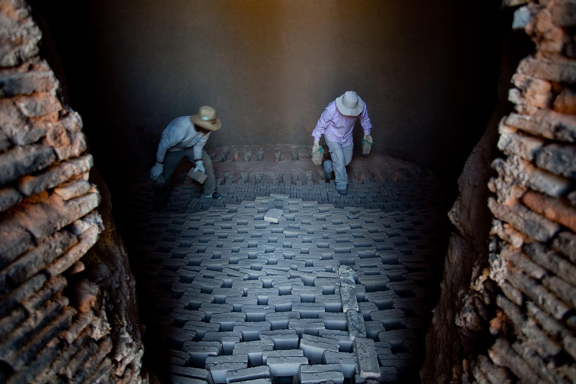 Fabricación de ladrillo rústico artesanal en Coria del Río (Sevilla).