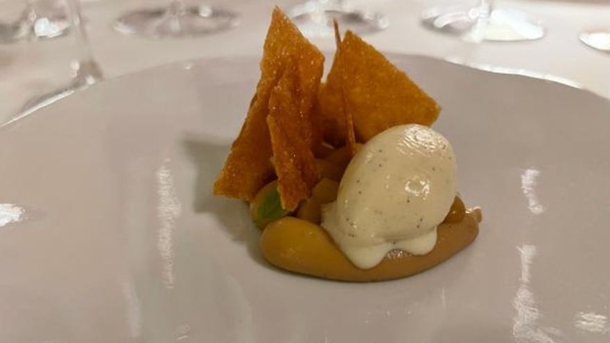 Tarta rota de manzana