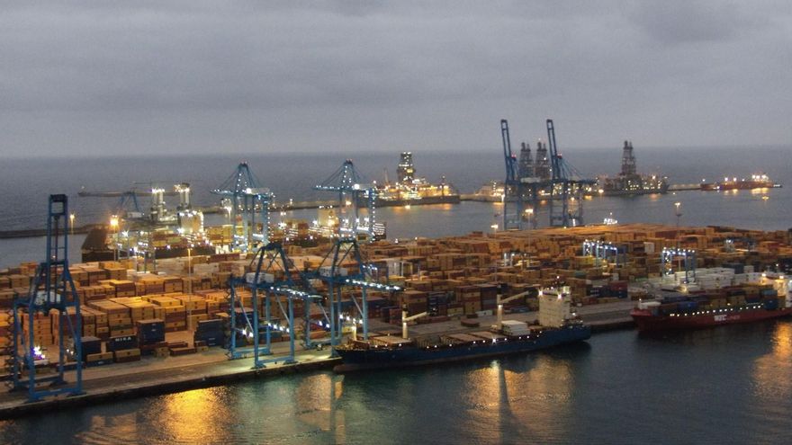 El tráfico total de la Autoridad Portuaria de Las Palmas creció hasta abril un 2,7%