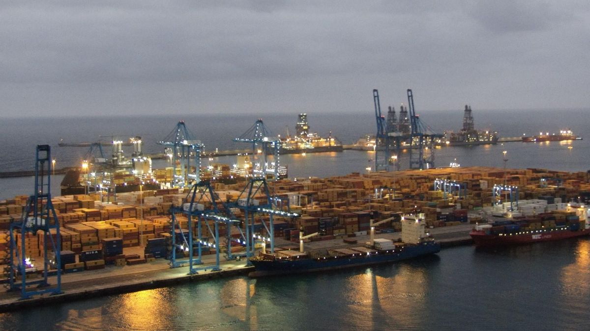 El tráfico total de la Autoridad Portuaria de Las Palmas creció hasta abril un 2,7%
